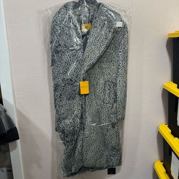 Gray Leopard Print Faux Fur Trench Coat - Picture 5 of 11